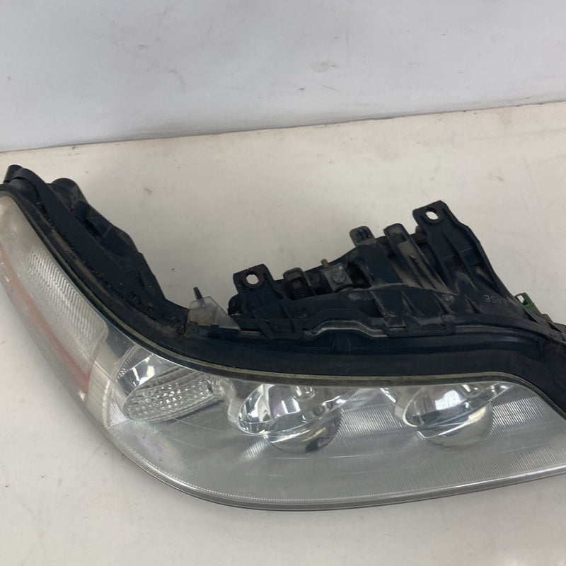 2002-2005 Lincoln Town Car Signature Headlight Assembly Right OEM #5143M