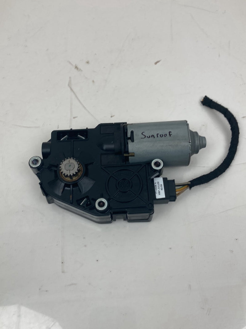 2009 BMW 328i E90 Sun Roof Motor 1717822 OEM