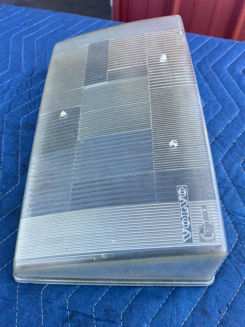 1986-1993 Volvo 240 244 Sedan Front Passenger Right Headlight Lens OEM #4325EM