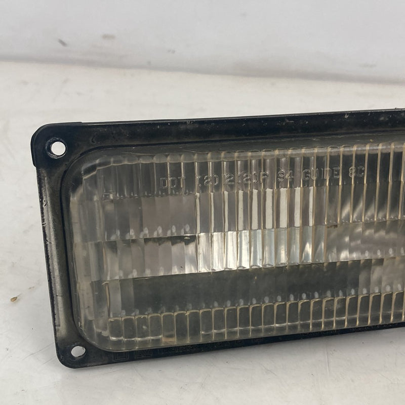 1995-1998 Chevrolet Silverado 2500 GMT400 Turn Signal Front Left 13519393 OEM