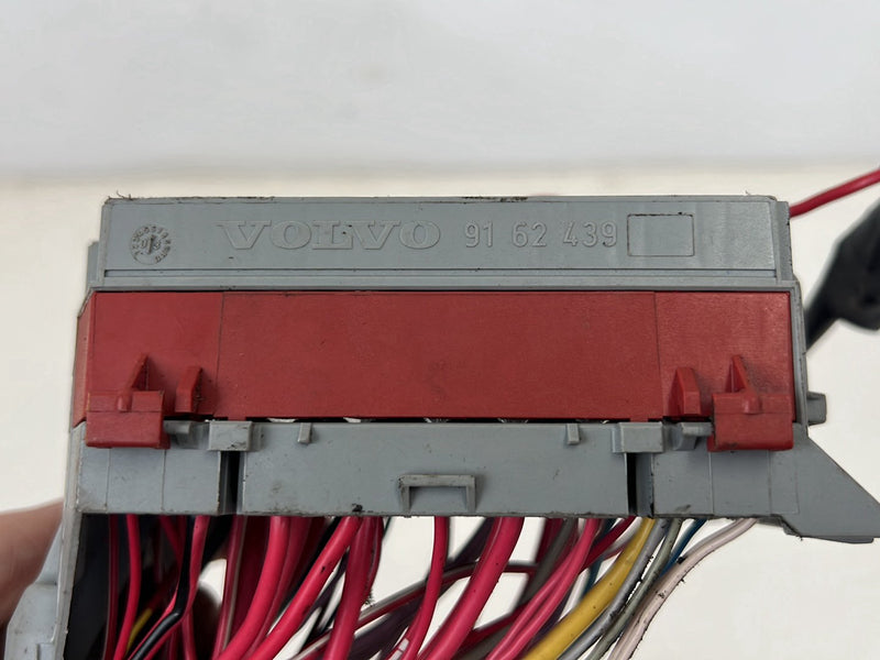 2004-2007 Volvo S60R V70R Dash Cabin Fuse Relay Junction Box 9162439 OEM #5777EM