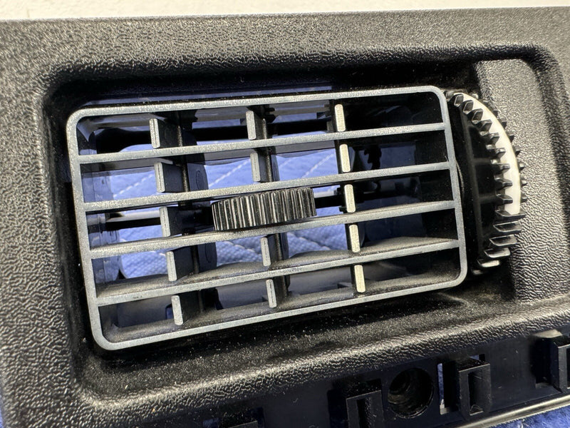 1975-1980 Volvo 240 260 Center Dash Vent Assembly HVAC Heat Cool 1234537 #3834E