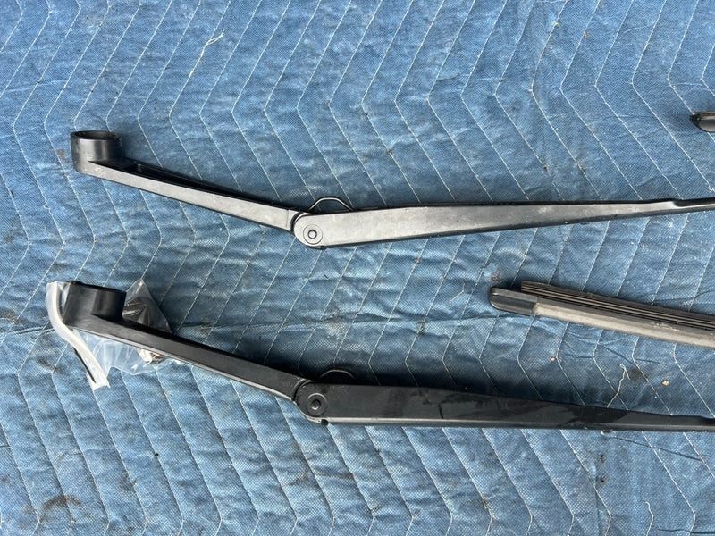 2012-2015 Chevy Cruze Windshield Wiper Arms Set Pair LH RH 95971329 OEM #2239CN