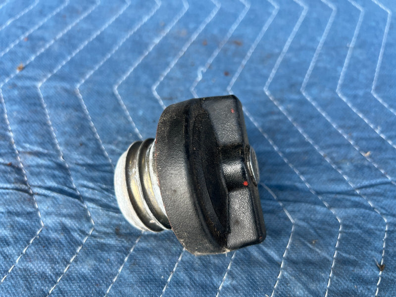 1983-1985 Porsche 944 Locking Fuel Gas Tank Filler Neck Cap Cover OEM #2543EM