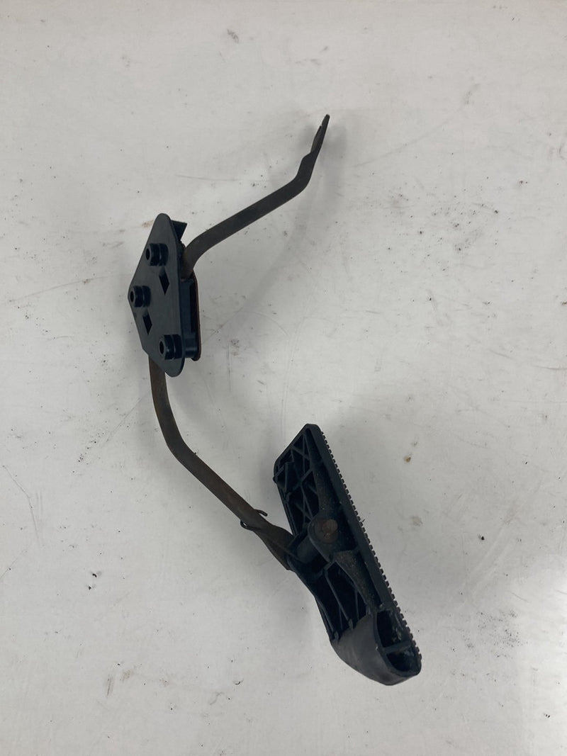 1995-1998 Chevrolet GMC C/K Gas Pedal 15978096 OEM