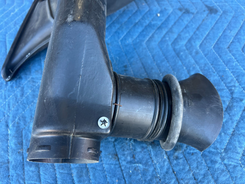 1986-1993 Volvo 240 244 245 Defrost Duct Vent HVAC Heat 1215468 OEM #4509EM