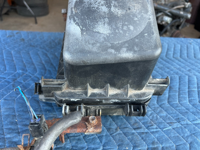 2003-2008 Toyota Corolla Air Cleaner Filter Box Intake Housing OEM #3360EM
