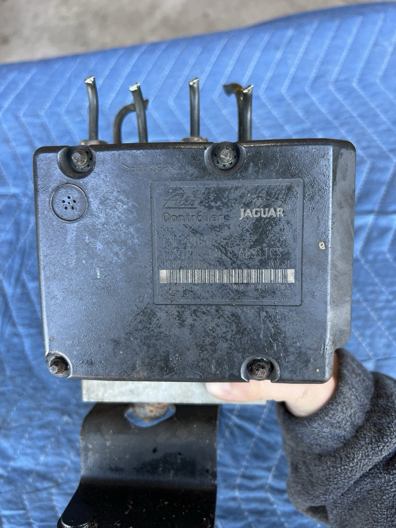 1998-2003 Jaguar XJR XJ8 X308 ABS Block & Anti Lock Brake Pump MNC5920AC #4693E