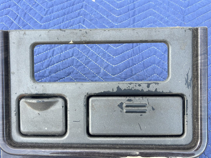 Chevrolet Silverado - Center Console Trim PN: 15179653 46786