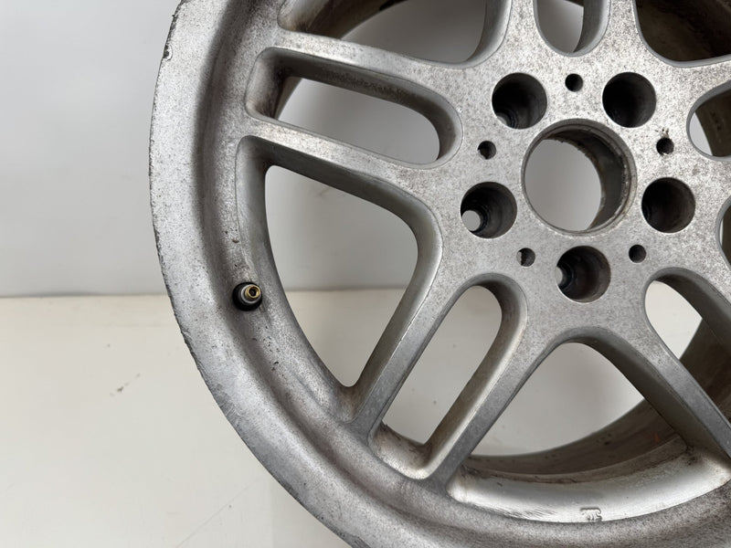 1999 BMW 540i E39 - Wheel