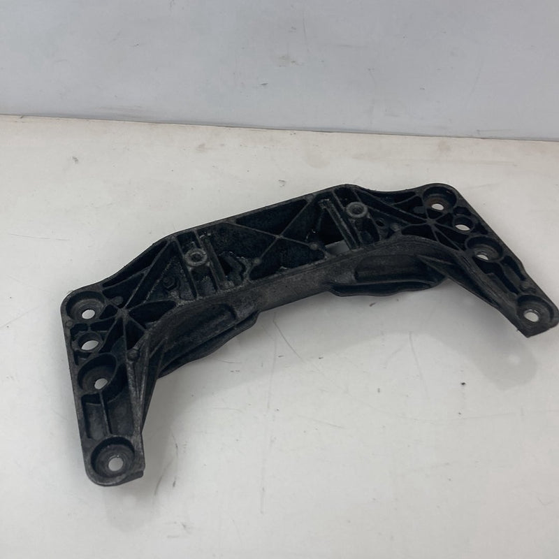 2003-2007 BMW 545i E60 Automatic Transmission Mount Bracket 6761102 139920 OEM #4950M