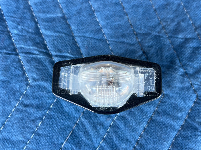 1998-2002 Honda Accord Rear Trunk License Plate Light Assembly 8095 #1991CN