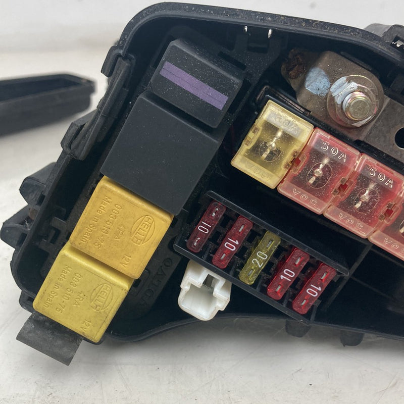 1998-2000 Volvo V70 S70 Main Engine Bay Left Fuse Junction Box OEM #5186M