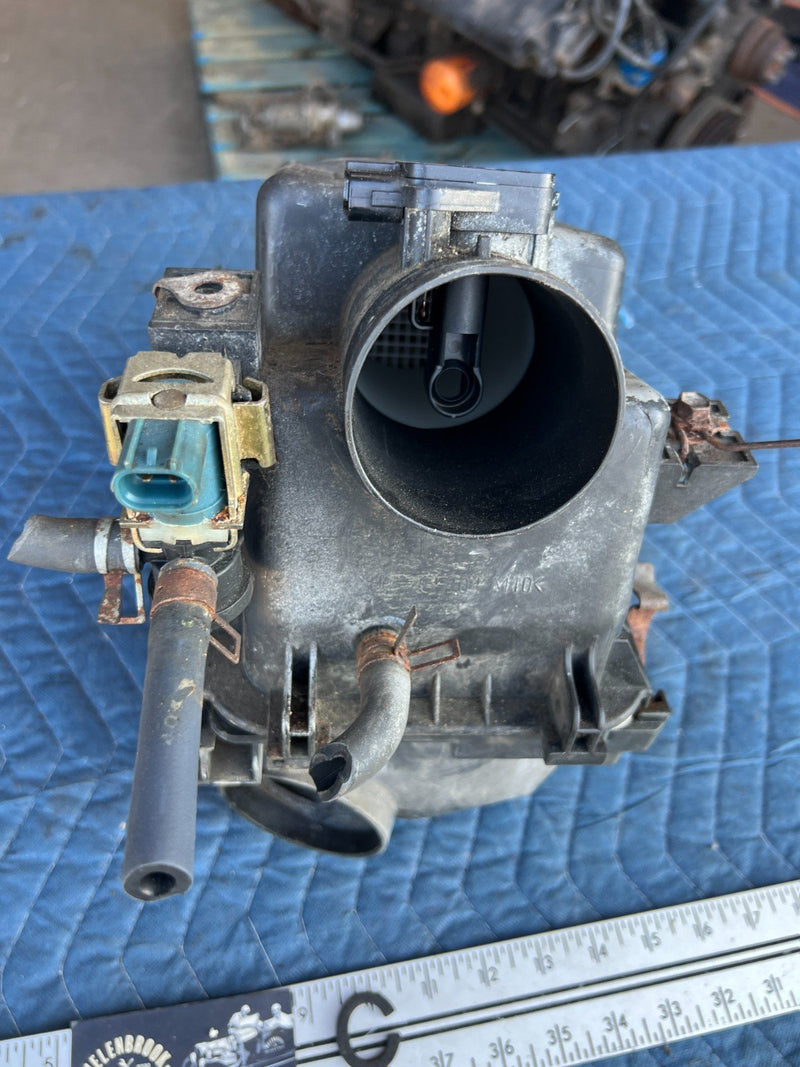 2003-2008 Toyota Corolla Air Cleaner Filter Box Intake Housing OEM #3360EM