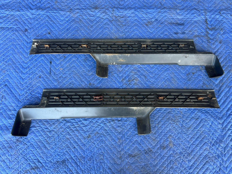 1999-2002 Chevy Silverado GM 1500 2500 RH & LH Sill Plate Entry Trim OEM #1830CN
