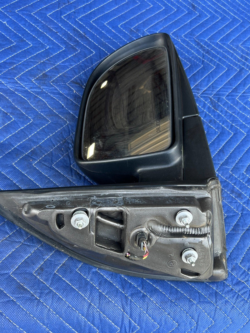 2002-2007 Saturn Vue Passenger Right Side Mirror Assembly OEM #476EM