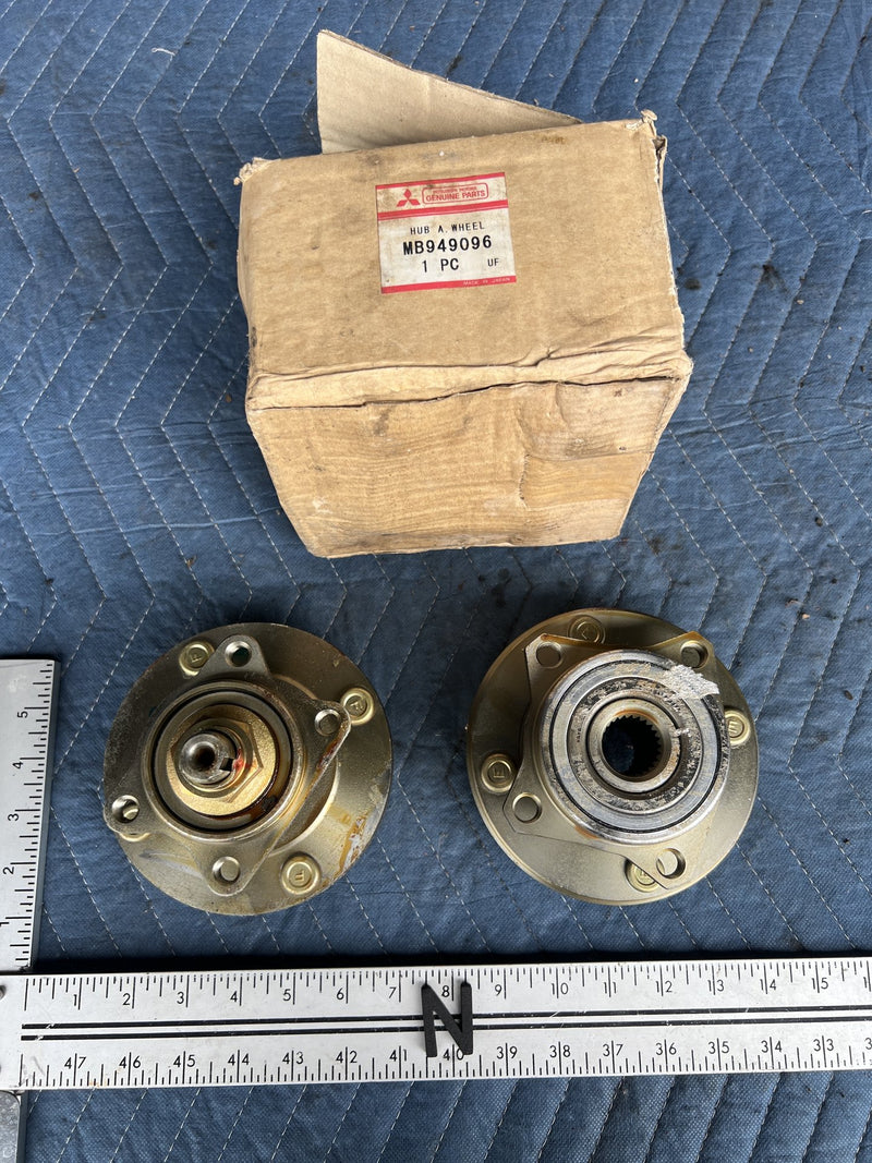 Mitsubishi Hub Pair MB949096 OEM