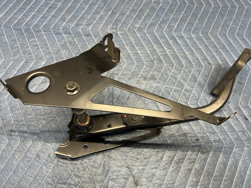 1998-2000 Volvo V70R V70 S70 Brake Pedal Assembly Arm & Switch OEM #4057E