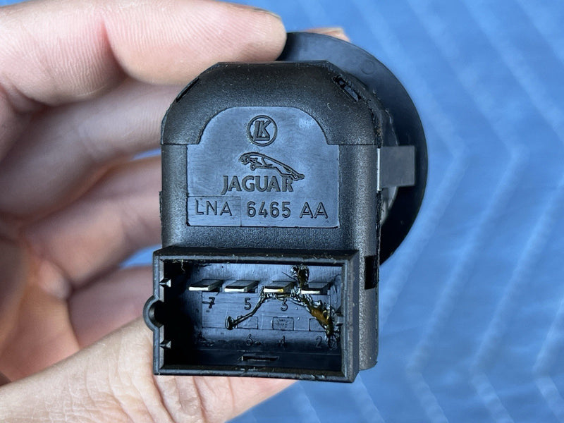 1998-2003 Jaguar XJR XJ8 Steering Column Adjustment Switch LNA6465AA OEM #4579E