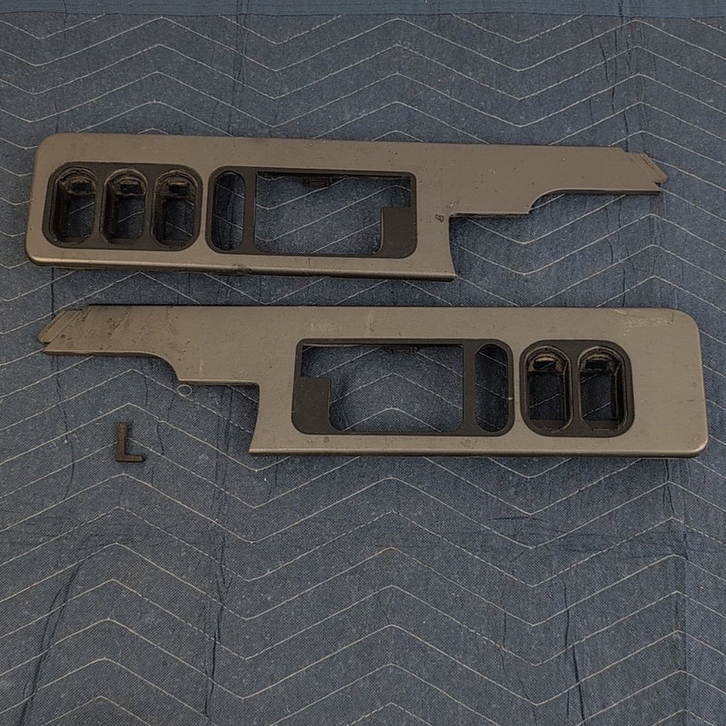 1988-1994 Chevy K1500 Door Handle Trim Bezel LH RH 15615130A 15615129A OEM