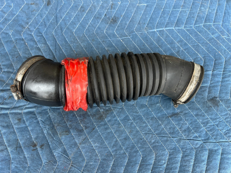 1989-1995 Volvo 740 940 Sedan Fresh Air Intake Hose Duct 3514846 OEM #3701EM