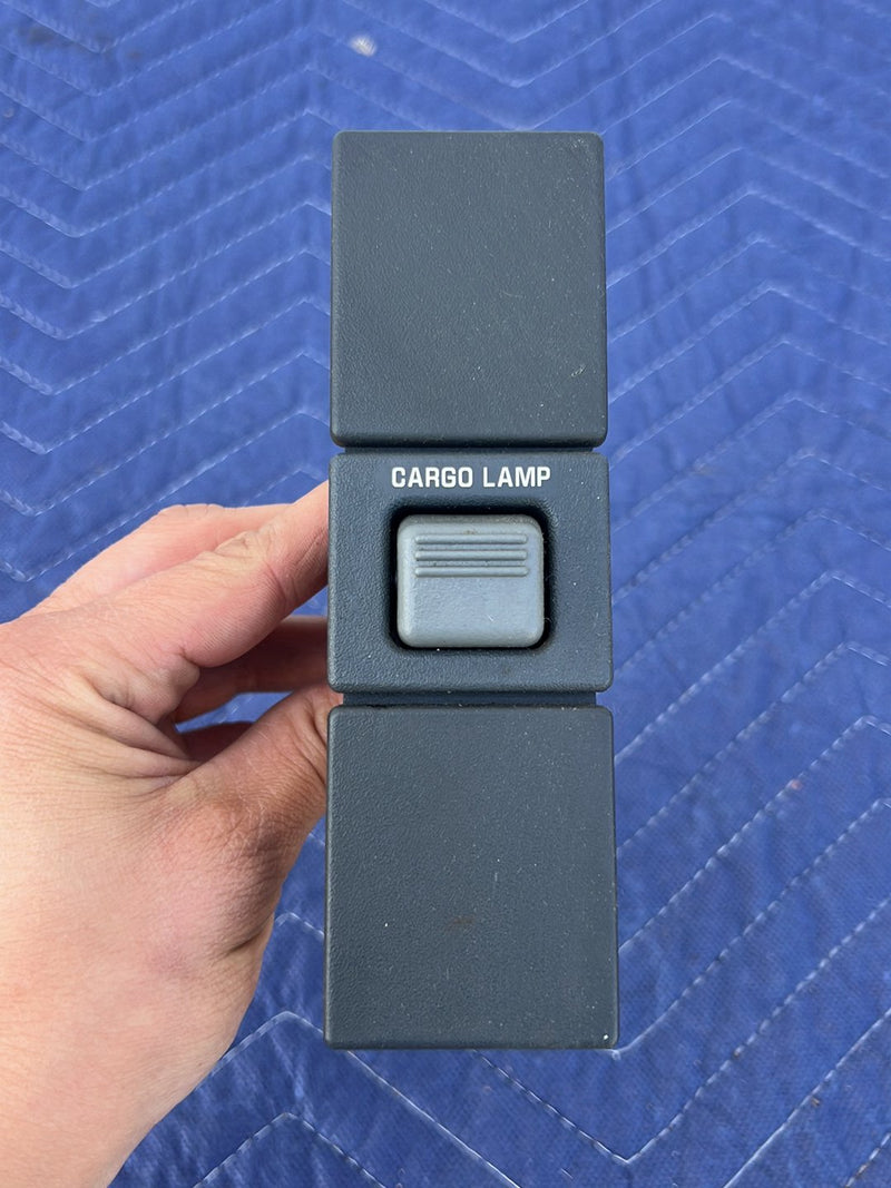 Chevrolet Silverado - Cargo Light Switch PN: 1568702 15694886