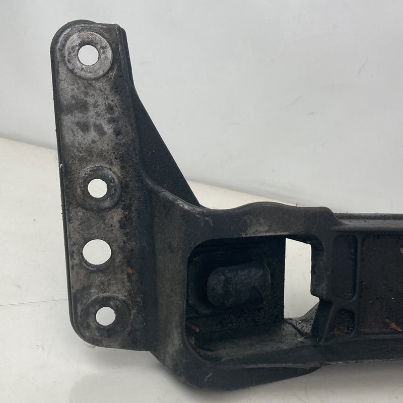 2003-2007 BMW 545i E60 Automatic Transmission Mount Bracket 6761102 139920 OEM #4950M