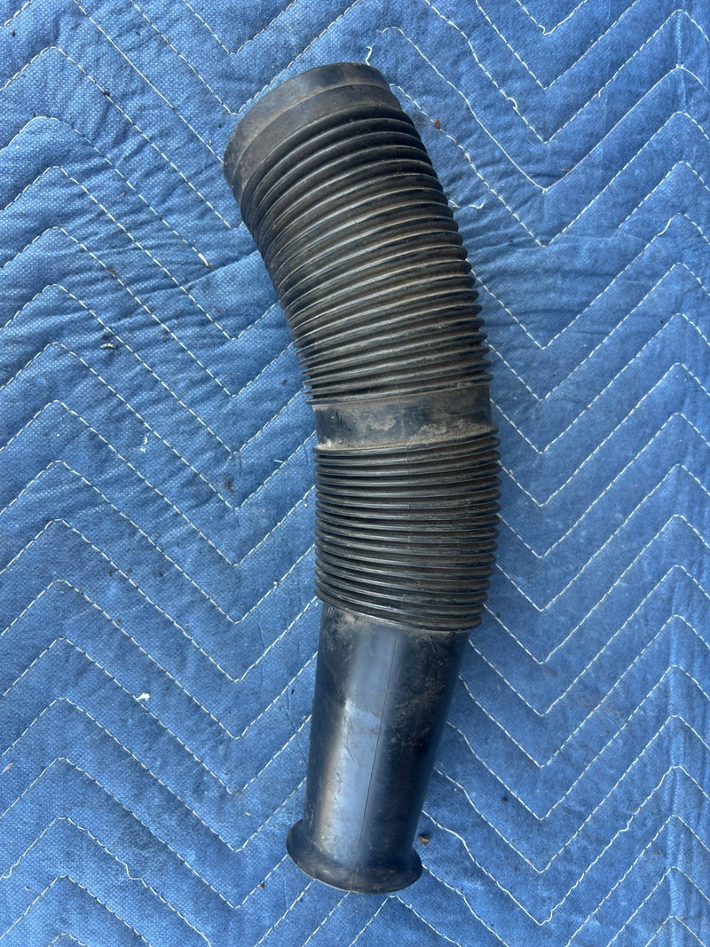 1967-1974 Volvo 140 142 144 145 Air Intake Tube Hose Duct 684041 OEM #4923EM