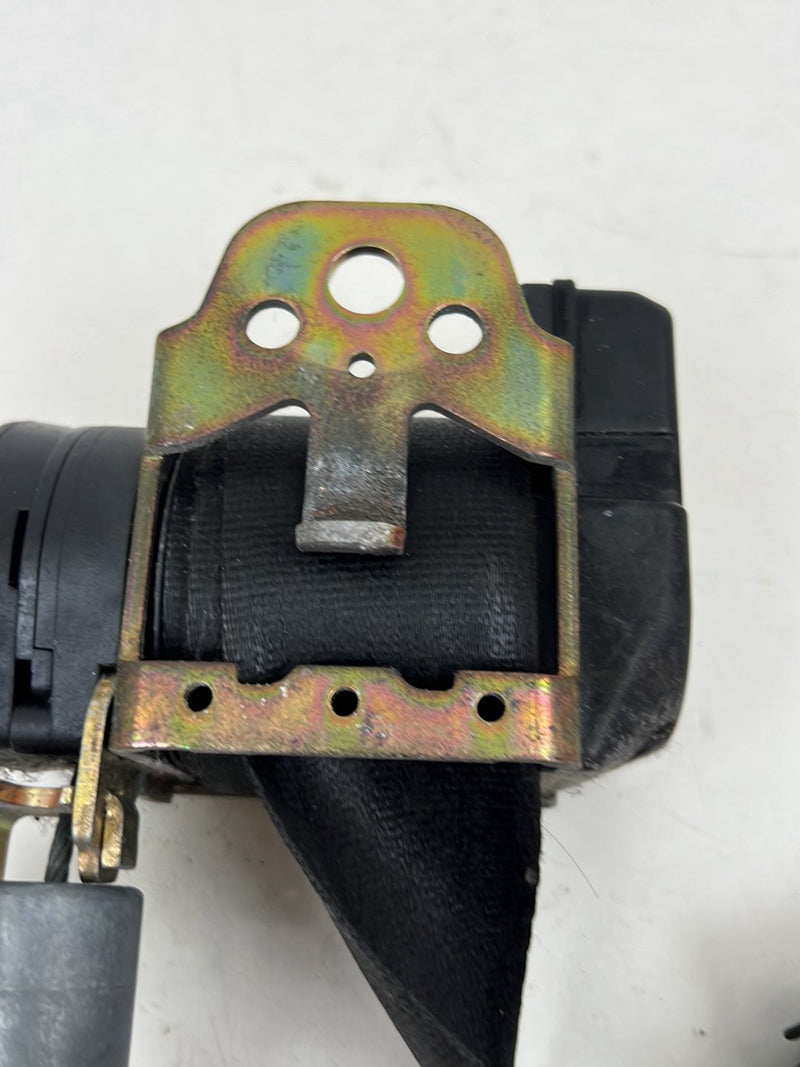 1990-1992 Volvo 740 745 940 Front Passenger Right Seat Belt Retractor w/ Bolts OEM #5836EM