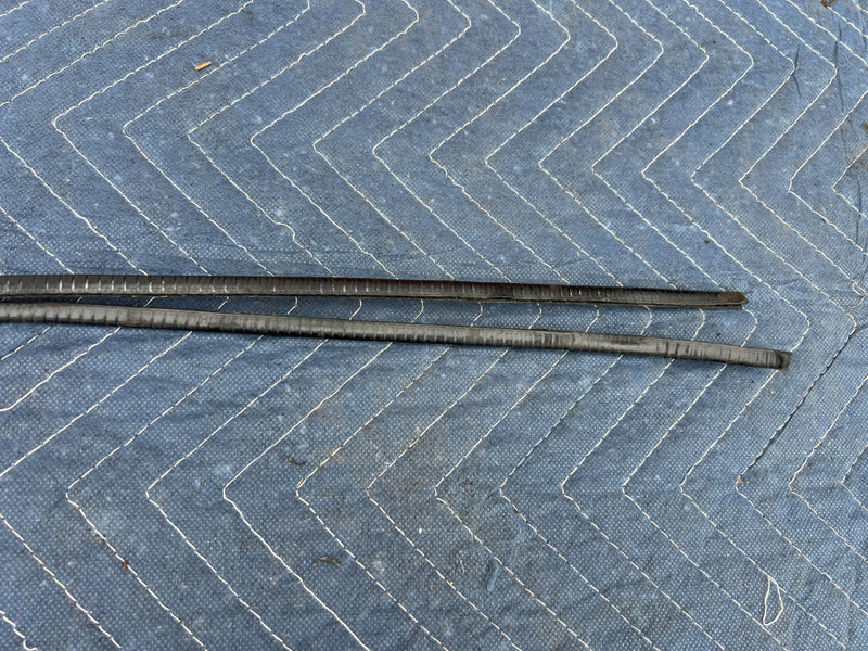 1967-1974 Volvo 140 142 Coupe Rear Trunk Pinch Seam Seal Weatherstrip OE #4869EM