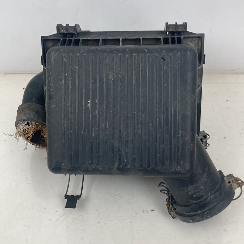 1999-2004 Land Rover Discovery II L550 Air Cleaner Box Intake OEM #5071M
