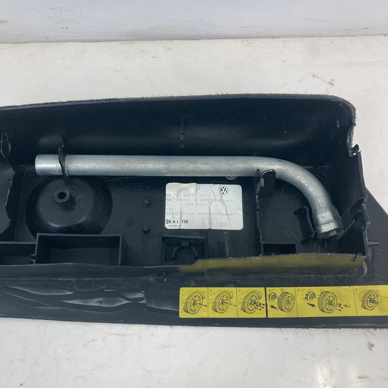2001-2005 Volkswagen Passat Wheel Jack and Cover OEM #5521M