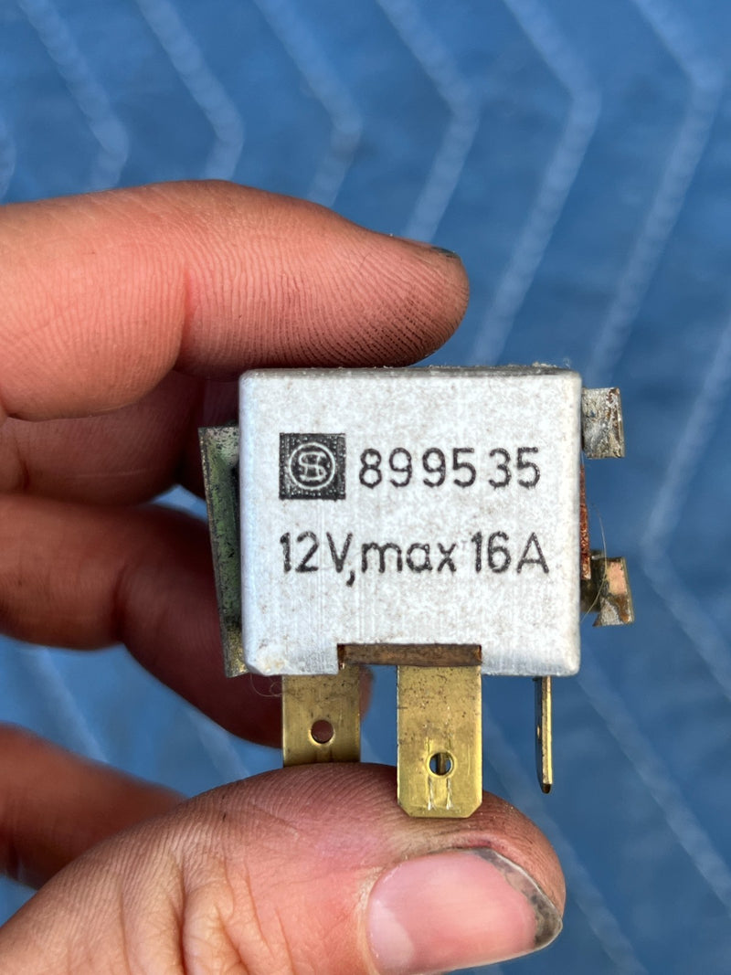 1986-1993 Volvo 240 244 Sedan Fuel Pump 12V Relay 899535 OEM #4180EM