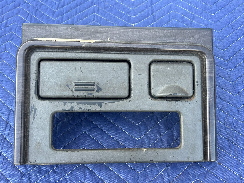 Chevrolet Silverado - Center Console Trim PN: 15179653 46786