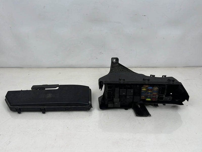 2004-2007 Volvo S60R V70R Engine Fuse Box Relay Junction 9494210 OEM #5739EM