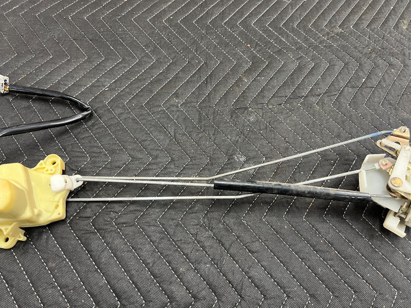 1995-1998 Acura TL Right RH Passenger Side Rear Door Lock Assembly OEM #808EM