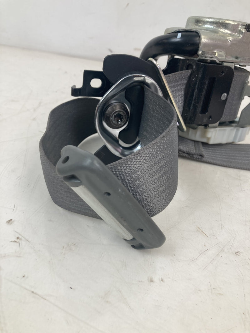 2014-2018 Chevrolet Silverado GMT900 Seat Belt Front Right 84846426 OEM #5617M