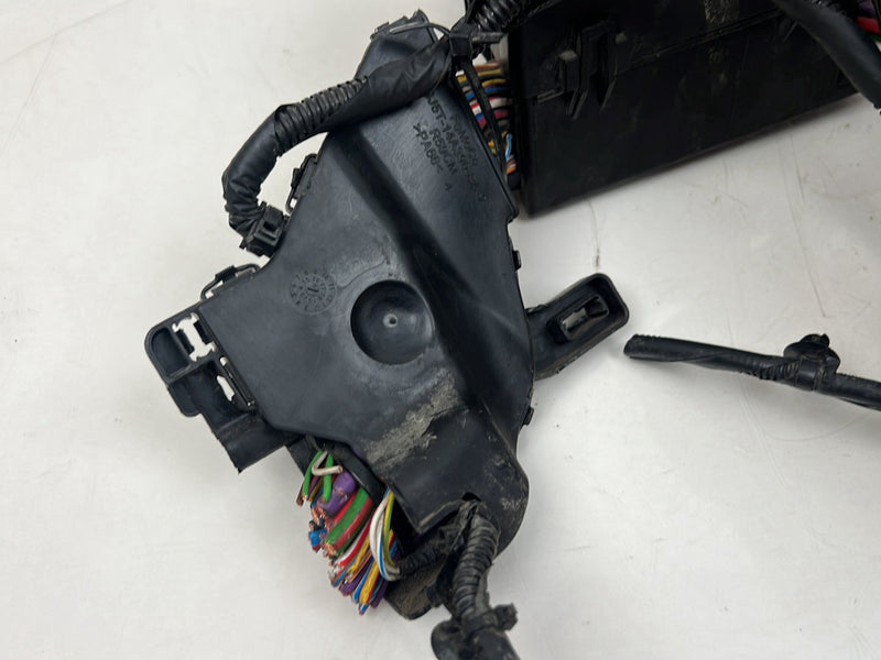 2017-2019 Ford Escape Engine Fuse Box AV6T-14A607-BC AV6T-14A067-AD OEM #5464EM
