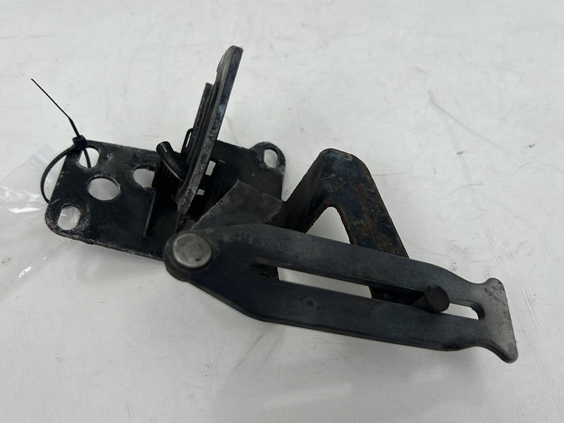 2001-2003 Audi S8 D2 A8 Engine Bonnet Hood Latch Catch 4D0823485 OEM #6083EM