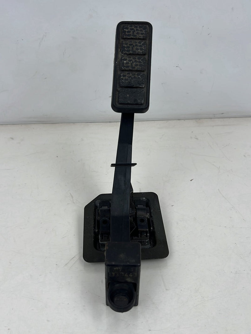 1990-1992 Volvo 740 745 940 Accelerator Throttle Gas Pedal Lever OEM #5873EM