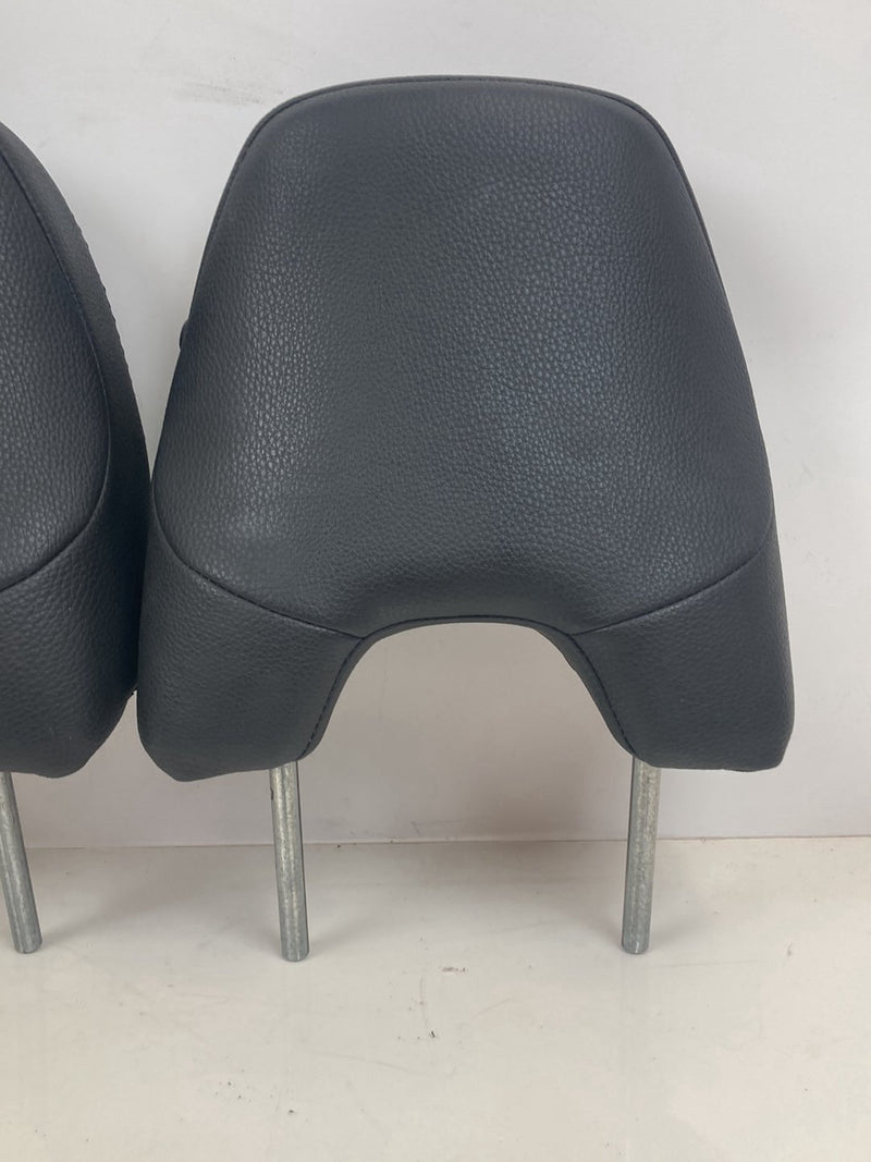 2005 Volvo XC90 I 275 Black Leather Headrest Front Pair 39808042 OEM #4860M