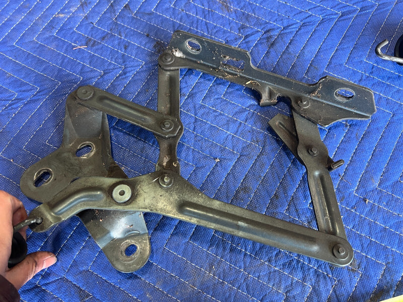1984-1989 Volvo 740 760 Sedan Left & Right Hood Hinge Bracket Pair OEM #1687EM