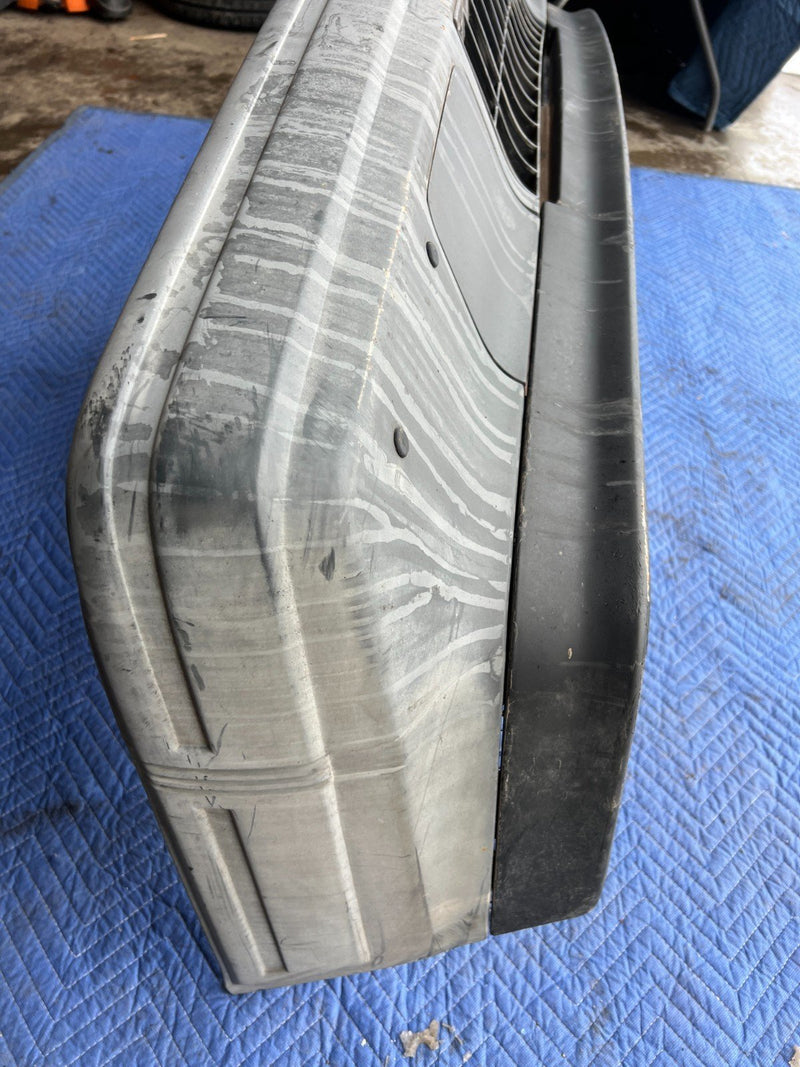 1989-1995 Volvo 740 940 Sedan Front Bumper Cover Trim Guard 1369626 OEM #3822EM