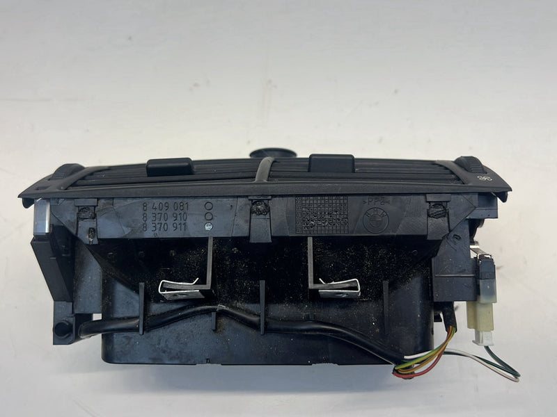 2006 BMW X5 E53 - Dash Vent Set PN: 64228402215 64228402216 64228402221 8409081
