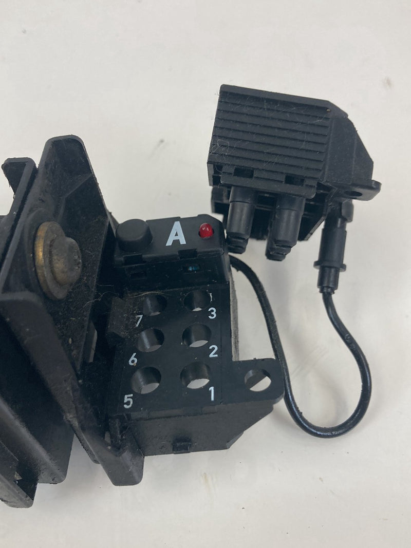 1992 Volvo 940 944 - Diagnostic Plug PN: 3545006 3545007