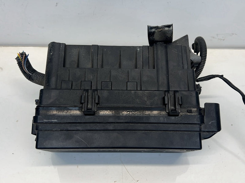 2012 Chevrolet Captiva Sport - Battery Fuse Box
