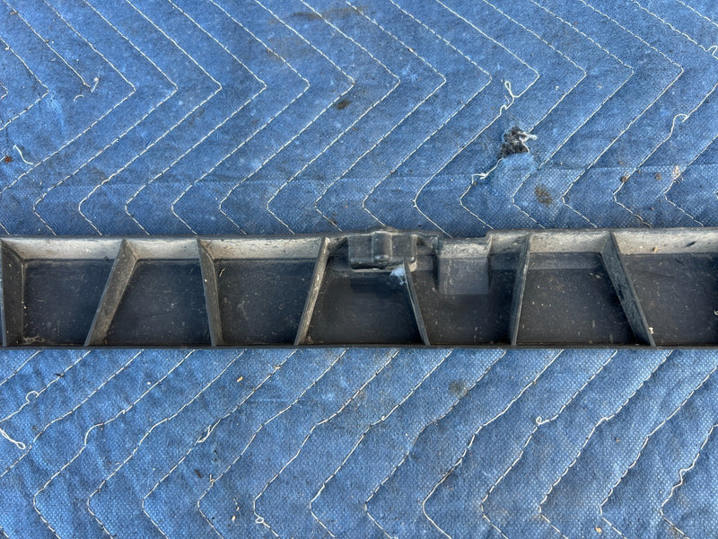 2005-2011 Audi A6 Rear Bumper Holder Mount Strap Trim 4F9807329 OEM #3471EM
