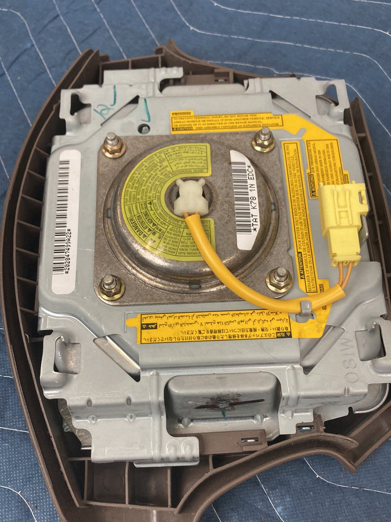 2000 Toyota Sienna L10 - Steering Wheel PN: T22480 A18298