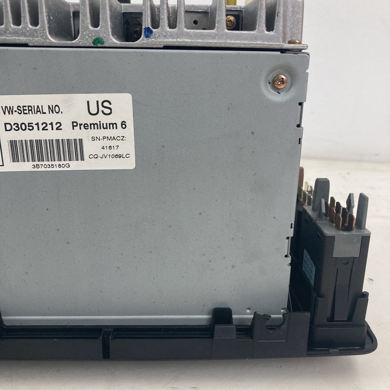2001-2005 Volkswagen Passat Radio AM FM CD Headunit OEM #5497M