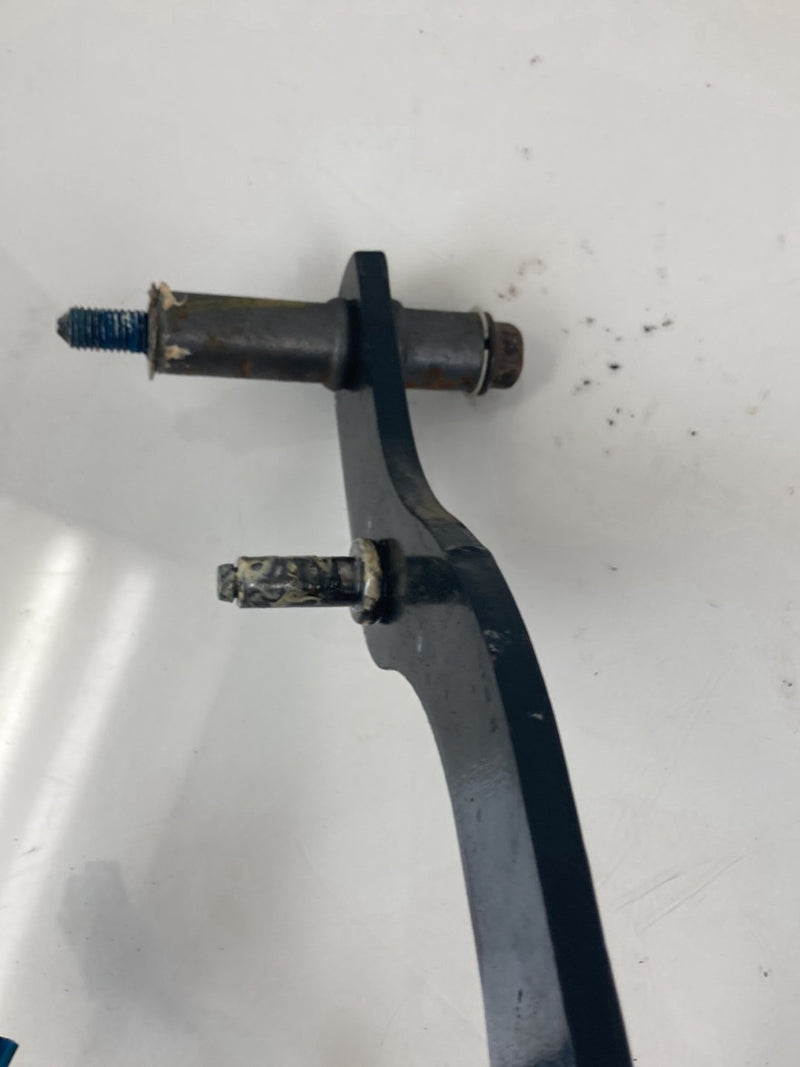 1995 Chevrolet Silverado GMT800 - Brake Pedal PN: 15953969 15705015